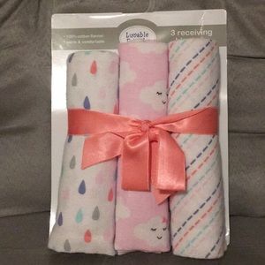 Receiving blankets three piece
